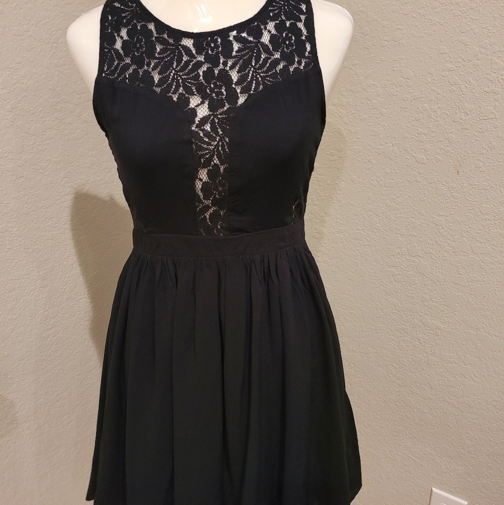 NWT   BCBG Short Black Cutout Dress Size 6